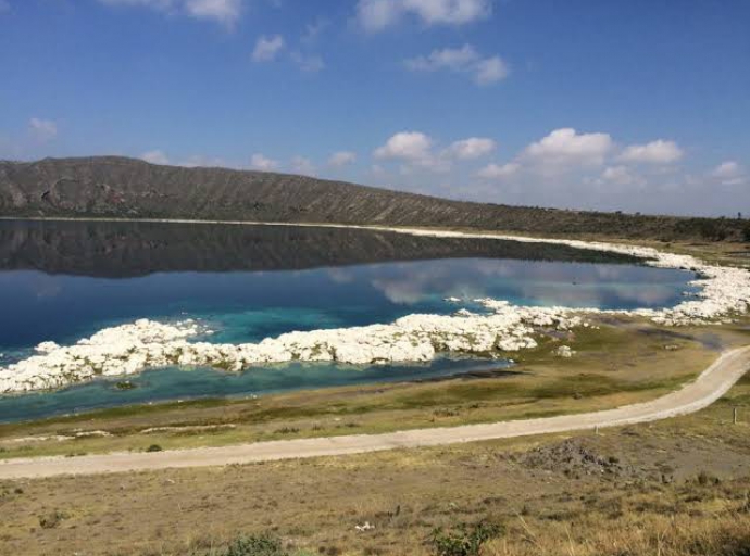 Gobierno de Puebla pide a Profepa cuidar Laguna de Alchichica 