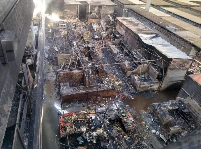 Incendio consume locales del mercado San Juan de Dios en Guadalajara 