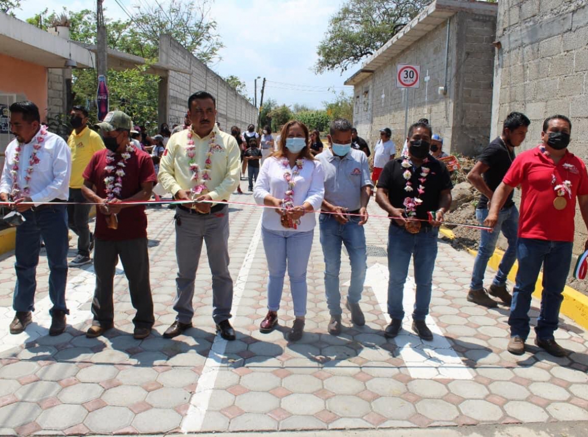 Se inaugura calle “Atlixco” en San Juan Huiluco. 