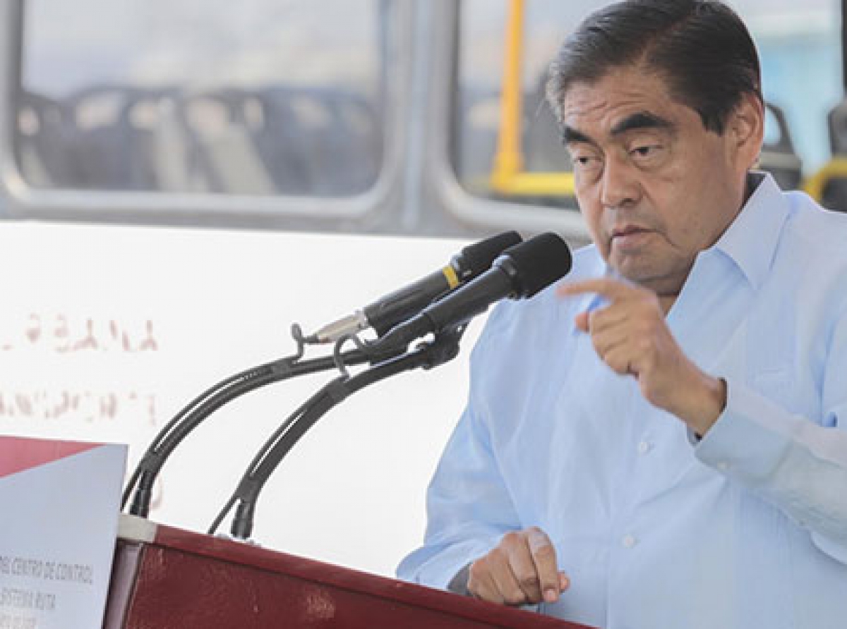Barbosa va contra ex directores de Carreteras de Cuota Puebla por corrupción