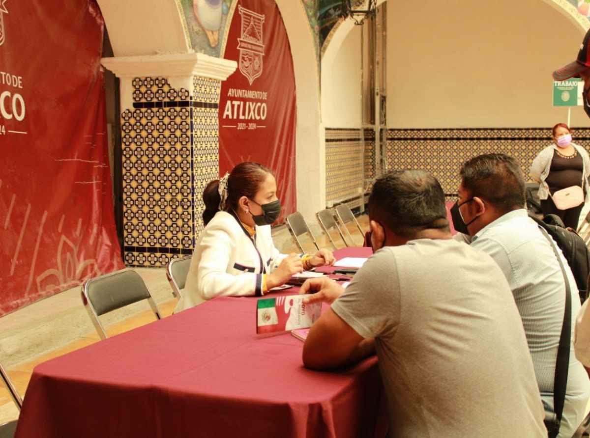 Más de 350 atlixquenses atendidos en Jornada Informativa para Migrantes Poblanos y sus Familias.