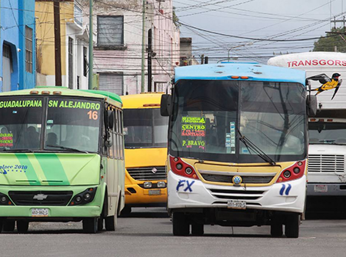 Multarán a concesionarios que no modernicen transporte público en Puebla. 