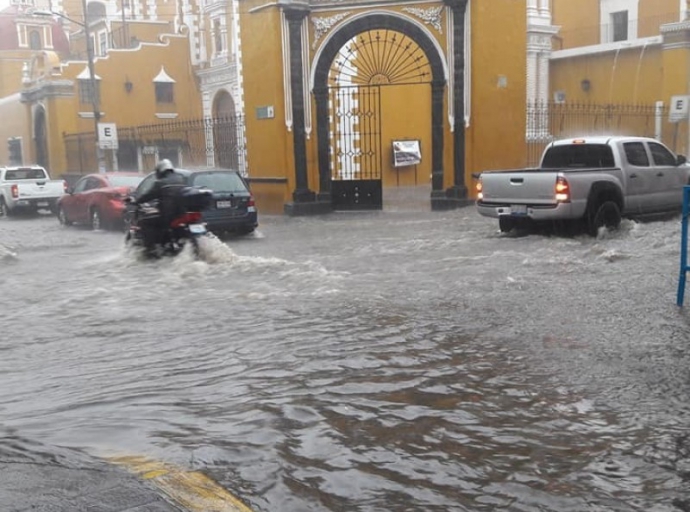 PC Municipal y SOAPAMA trabajan para evitar inundaciones en esta temporada de lluvias. 
