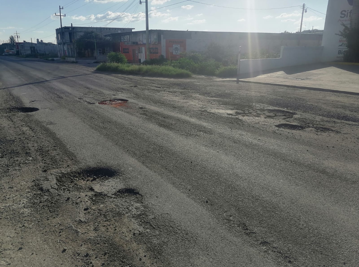 En el olvido carretera Izúcar-Chiautla,  el Gobernador se comprometió a rehabilitarla 