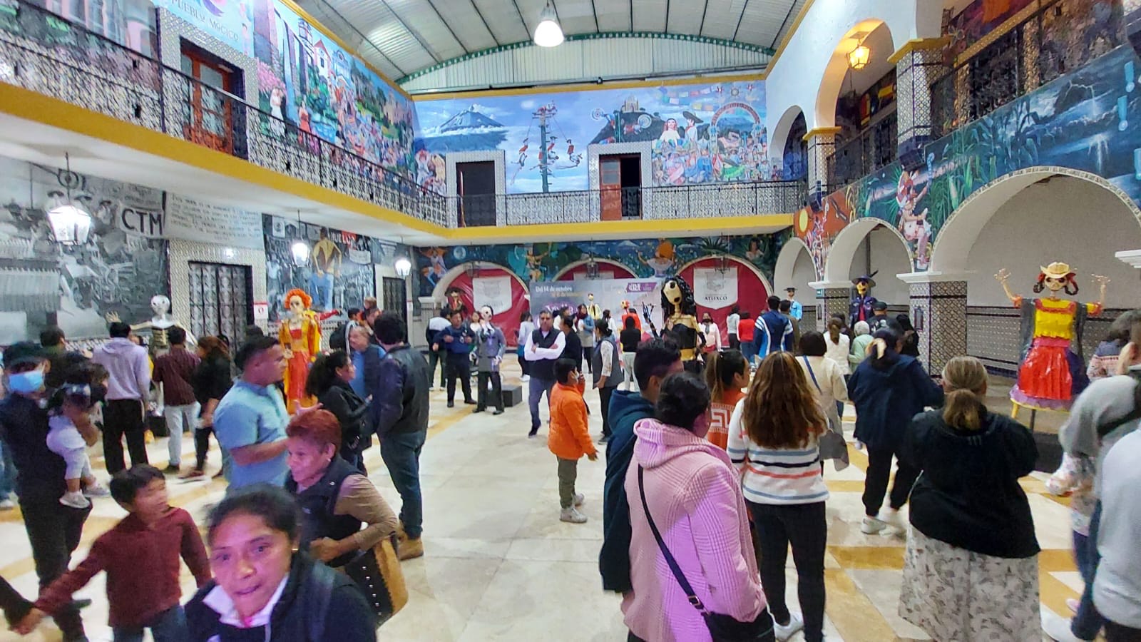 Miles de visitantes disfrutan de Valle de Catrinas en su primer fin de semana en Atlixco