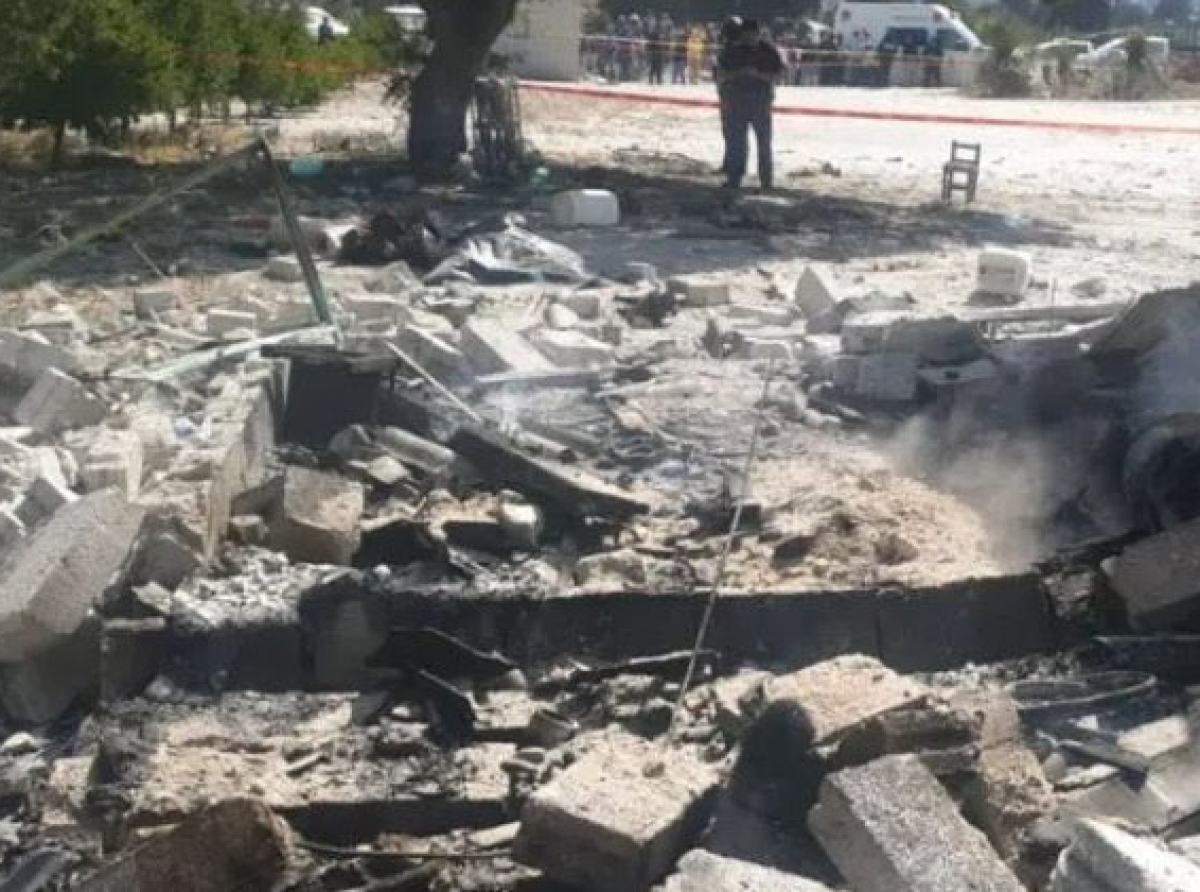 Un adulto y un menor de edad mueren en explosión de polvorín en Tepeyahualco