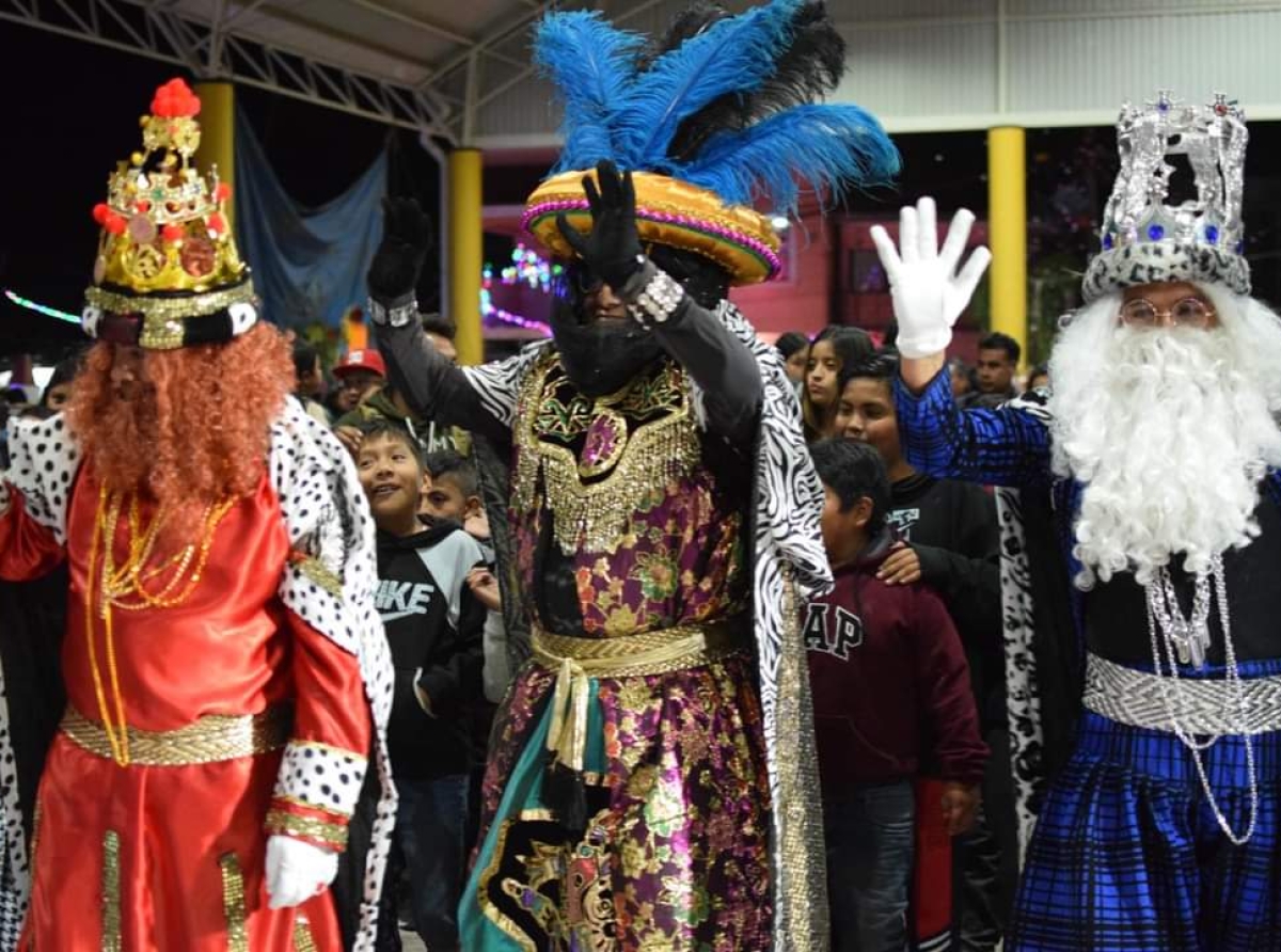  En Atzitzihuacán llegan los Reyes Magos con sorpresas y regalos 