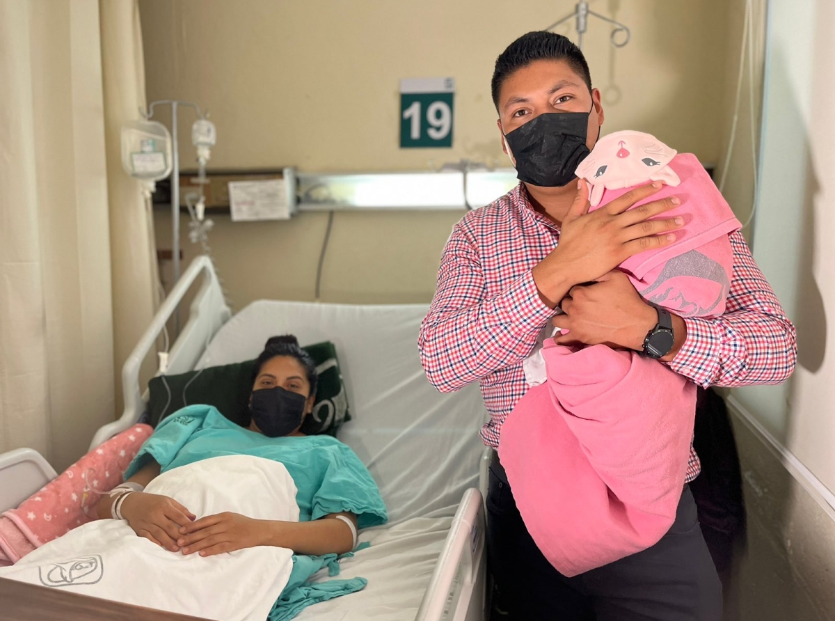 Bebé nace en las nuevas instalaciones del IMSS Metepec