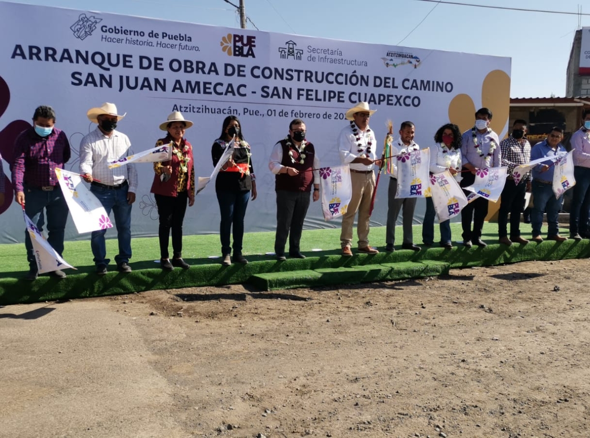 Gobernador y alcalde de Atzitzihuacán dan inicio a la construcción de carretera 