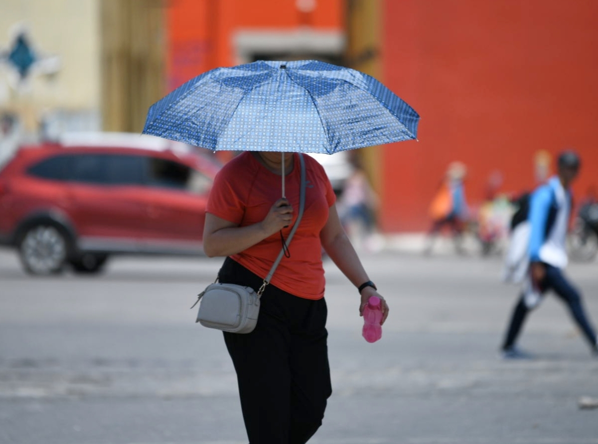 Exhorta Secretaría de Salud a población cuidarse de golpes de calor