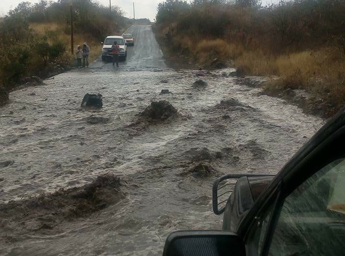 Preveen inundaciones en varias partes del municipio de Atlixco por fuertes lluvias