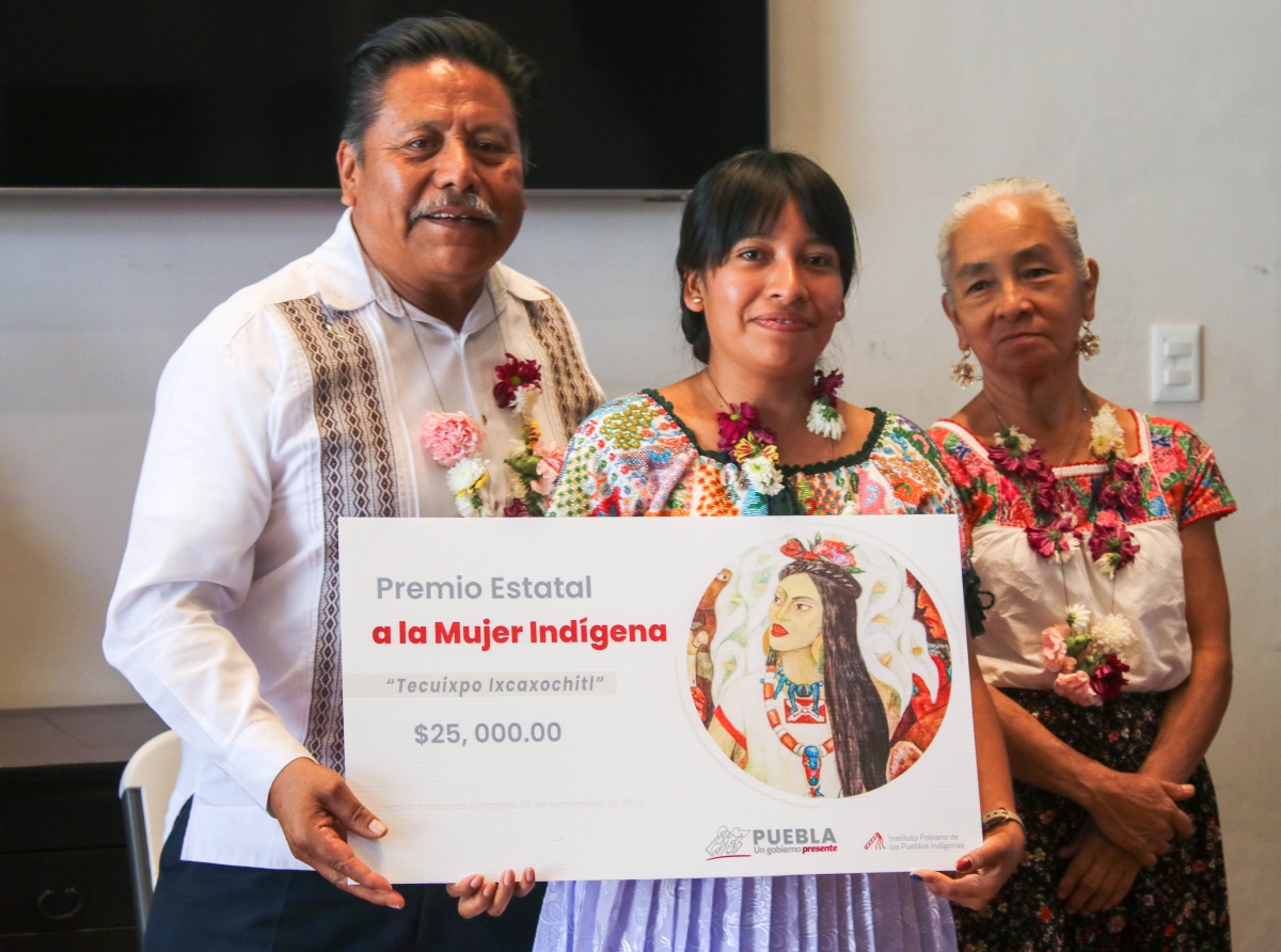 Premia gobierno estatal a mujeres indígenas con trayectoria destacada
