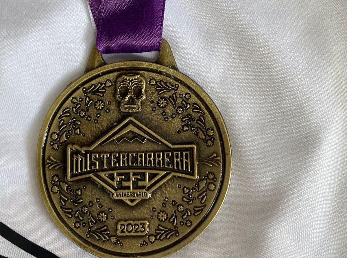 Presentan la medalla y jersey oficial de la MisterCarrera 2023