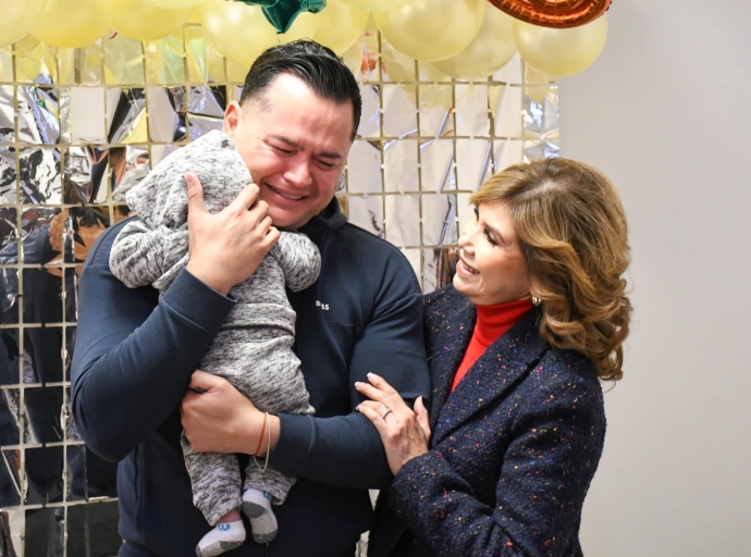 Histórico Acogimiento: Primer Padre Soltero Adopta a un Bebé en Baja California