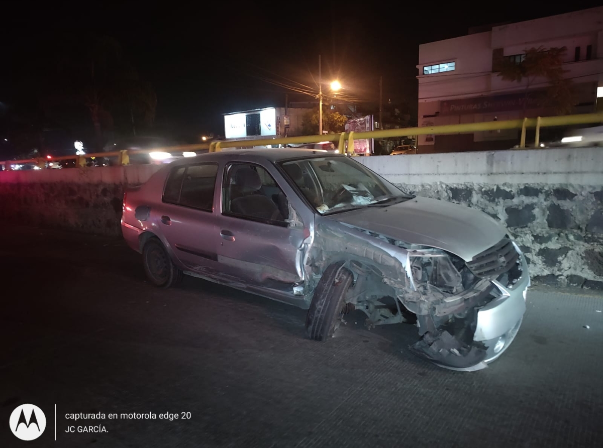Accidente sobre bulevar Moreno Valle deja a un hombre lesionado