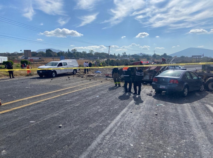 Muere una persona y dos más resultan lesionadas en carretera federal Atlixco 