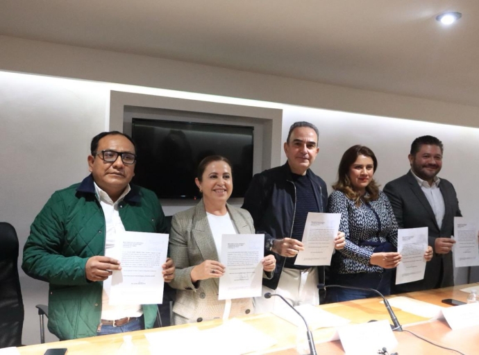 Deserción en la Bancada del PRI Puebla: Cinco legisladores abandonan el barco
