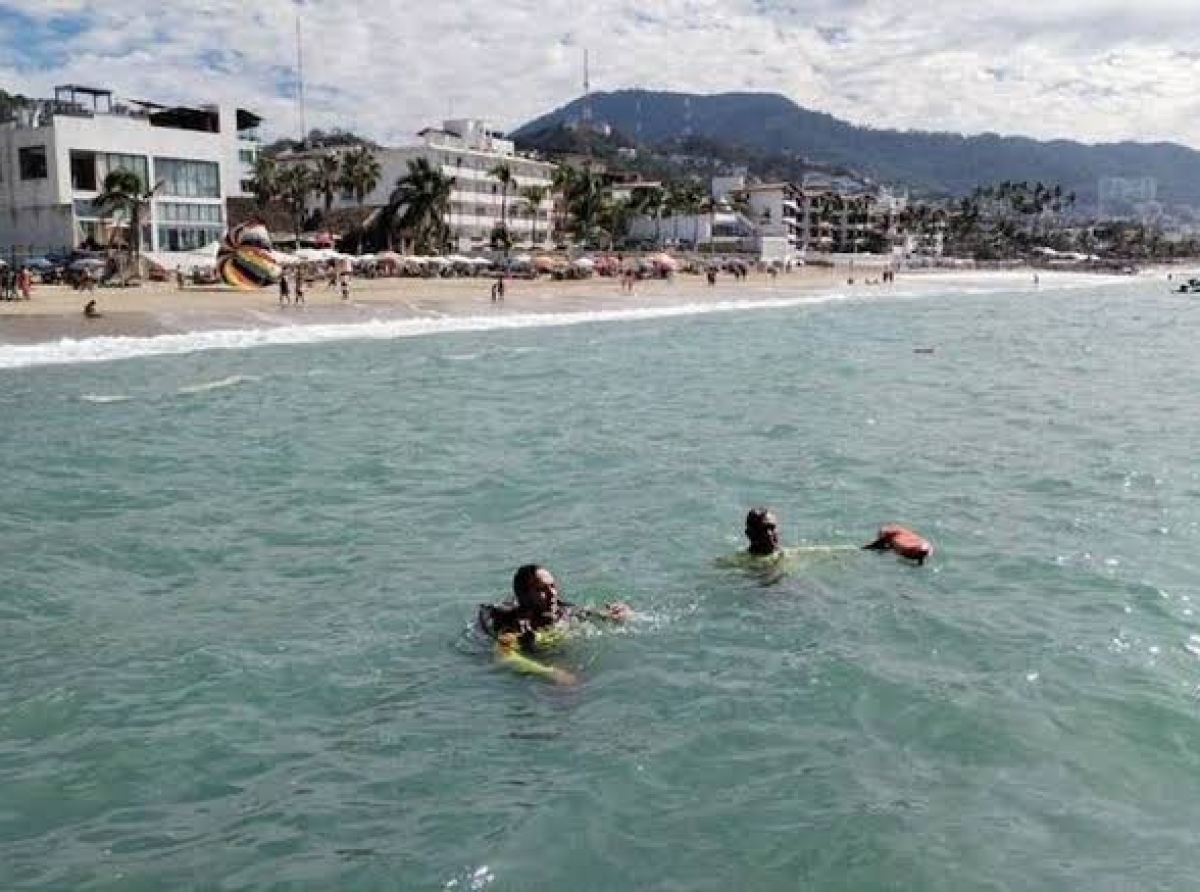 Turista poblano desaparece en playa 'Camarones' de Puerto Vallarta