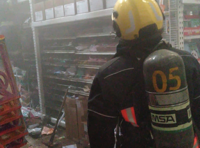 Incendio en Office Depot causó evacuación de al menos 30 empleados y 50 mascotas en Puebla