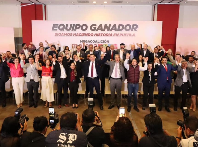 Alejandro Armenta presenta su equipo de campaña para la gubernatura de Puebla