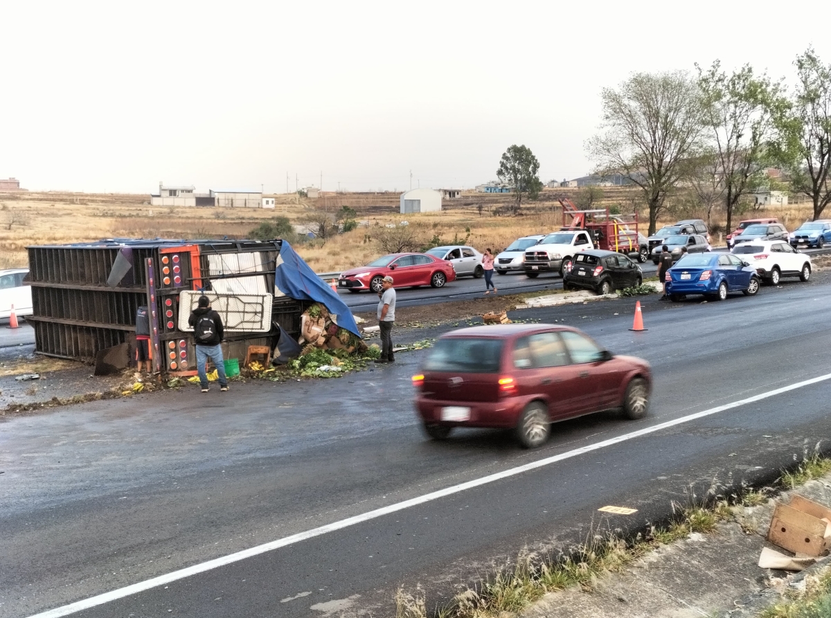 Ocurre accidente en carretera Atlixco-Izúcar