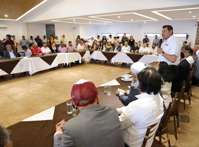 Líderes migrantes de Puebla cierran filas con Armenta